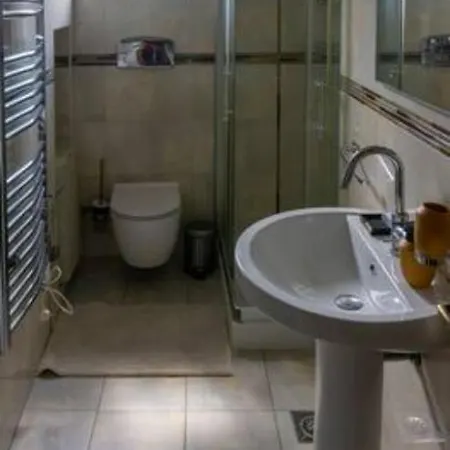 Lion Gostinjska kuća 3*