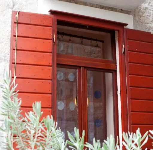 Lion Gostinjska kuća