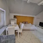 Πανσιόν Lion Σπλιτ