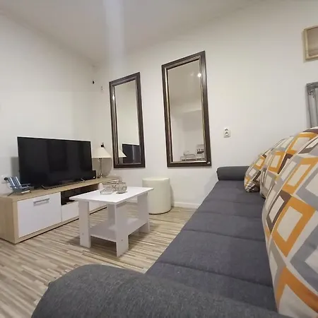 Lion בית הארחה 3*